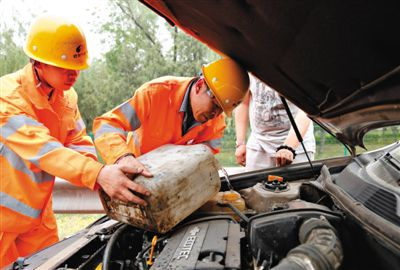 巴青吴江道路救援