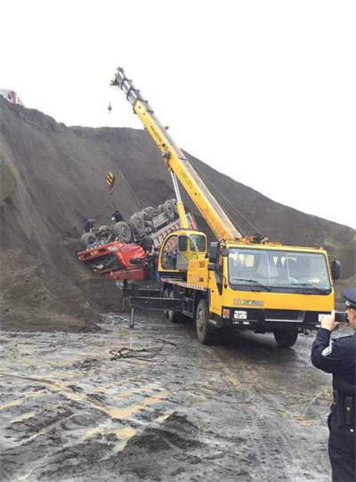 巴青上犹道路救援